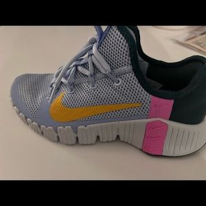 Nike Free Metcon 3 Womens Sneakers